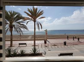 Piso primera l&iacute;nea playa Almer&iacute;a