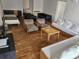 2br condo in the heart of Zagreb, hotel din Zagreb