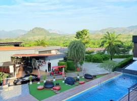 Homey At The Dam, Private House, hotel di Ban Ta Khun