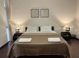 Fully furnished 2 bedroom apartment, hotel com piscina em Acra