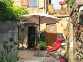 Maison conviviale avec jardin à Saint-Privat