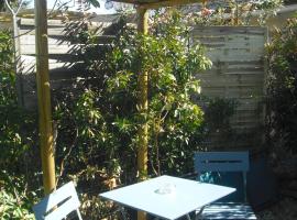 Lou mas li Pitchoun "Le Rosier", hotel em Gordes