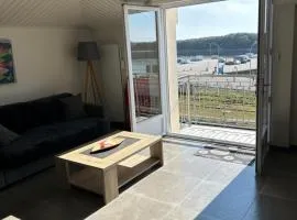 APPARTEMENT FACE au PORT et à L'OCEAN SAINT GILLES CROIX DE VIE WIFI BALCON PARKING PRIVE COUVERT