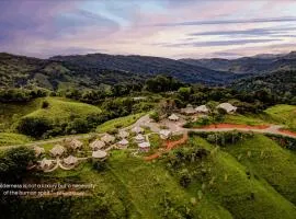 Eco Luxe Glamping Nest #5 - 2 Queen Beds at Holos