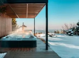 Panoramic View Cottage Heated Pool, Swimspa & Sauna
