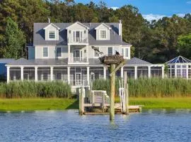 June's Retreat - Waterfront; Boat dock!