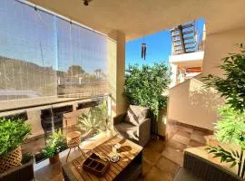 Casa Krystyna, Primera Línea