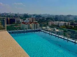 Rooftop pool, gym and stunning city views