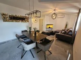 LaNiMa LUX