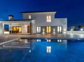 Palm Breeze Villa by Fidalsa