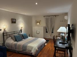 Villa atmosphère PETIT DEJEUNER COMPRIS, khách sạn ở Grenoble