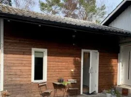 Solkustens lilla Pärla i Höllviken