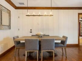 Luxury Ritz Carlton Condo with Views、ベールのホテル
