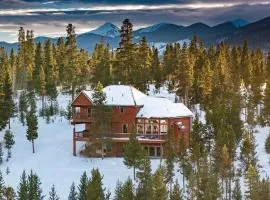 Stunning Mountain Retreat with View and Private Hot Tub