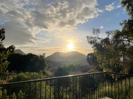 Casa Nunziada in Patrimonio Garden level, Quiet and Bright, hotel i Patrimonio