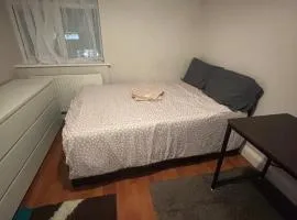 Stylish 1-Bed Apartment- Sleeps 3 w Central Links