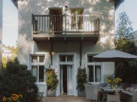 Agapella Apartamenty- Sopot Cottage Ogród 400m od plaży 6 dorosłych i dzieci, hotel a Sopot