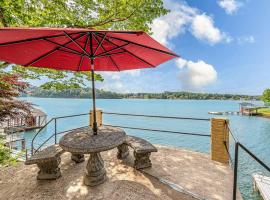 Lake Hickory Trio 1 BR Pink Unit, ξενοδοχείο σε Hickory