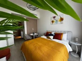 Sunlit serenity Studio Azizi Riviera