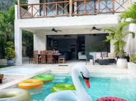 Luxury House Tomanoa - 10pers - 4rooms - Pool - HotJacuzzi - Speed Wifi -waterfall