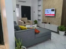 Private Room 5G Wifi Work Desk Fridge