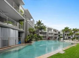 Pool View 3-Bedroom Oasis in Drift Resort