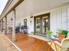 Large Yard and Pond Fayetteville Rural Retreat