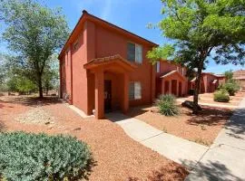 Pool & Hot Tub Close to hiking trails in Kanab