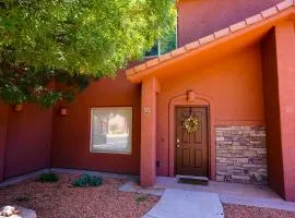 Lovely Townhome Peaceful Surroundings Hiking Hot Tub