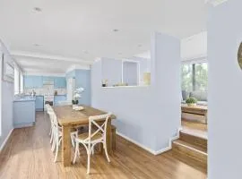 32 Degrees South, 40 Government Rd - Pet Friendly, Linen, Air Con, WiFi