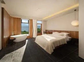 Erhai Seaview Garden Villa &Dali Airport&English speaking