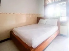 Astri Homestay Carkranegara Mataram Mitra RedDoorz
