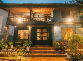 Homestay Nhà Mầm – hotel w mieście Da Thien