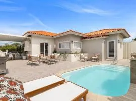 3BR Private Pool Retreat 4 Mins Drive by Bocobay