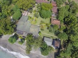 Reef Seen Divers' Resort