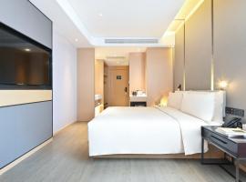 Atour Hotel Tianjin Wuqing Railway Station Florentia Village, hotel v destinaci Tchien-ťin