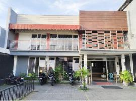 Yutaka Inn 98 Kutisari, hotel din apropiere de Aeroportul Internațional Juanda, Surabaya