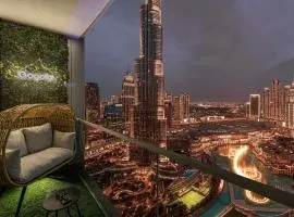 Luxury High Floor Burj Khalifa and Fountain View Apartment 5 Minute Walk Dubai MALL