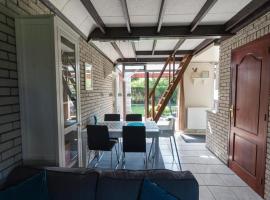 Bungalow in North Holland coast, Hotel in Sint Maartenszee
