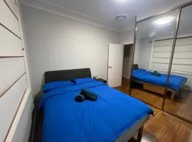 2 Green Room