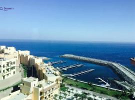 Dream Inn Apartments - Luxury 2 BR Mina Al Fajer - Harbor View - Al Fujairah, hotel v destinaci Rūl Ḑadnā