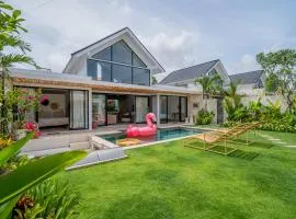 Casa Luna - 4BR villa near Canggu