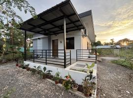 Casa Mameli 700 m from Sibukaw Beach, hotel in Dauis