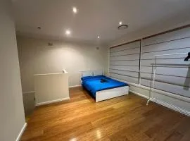 66 Red Room