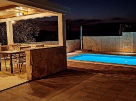 Family Home Iskra, hotel i Bulić