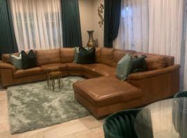 Home Away from Home - Deluxe Queen & Twin Apartment