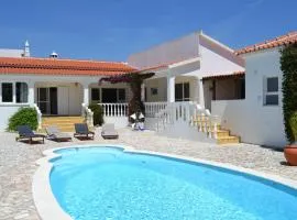 Casa Borboleta Gepflegte Villa mit Meerblick, großem Garten und Pool, Traumlage