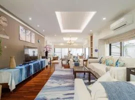 Luxurious 6BR Villa with Pool & Games at Sukhumvit