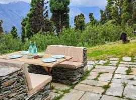 Shantchit Yoga & Wellness Resort Kasol, hotel v destinaci Jari