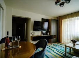 The QUARK Modern Designed 2BR Central Apartment